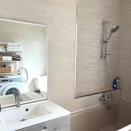 Lumiere Secrete Centre Parking Tram *